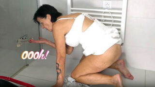 Grandmams - Afterparty cleaning Full HD Video Free